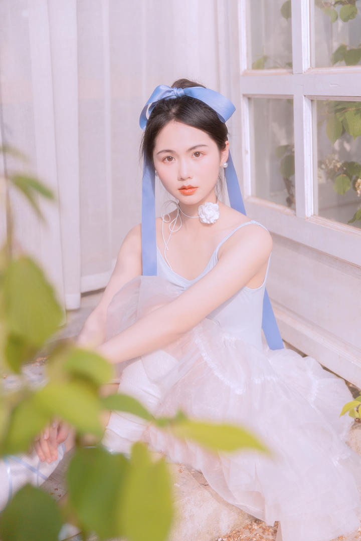 如果领导在微信上发重要文件，你回复收到却忘记接收，后面想起来已经不能下载，你会怎么办？